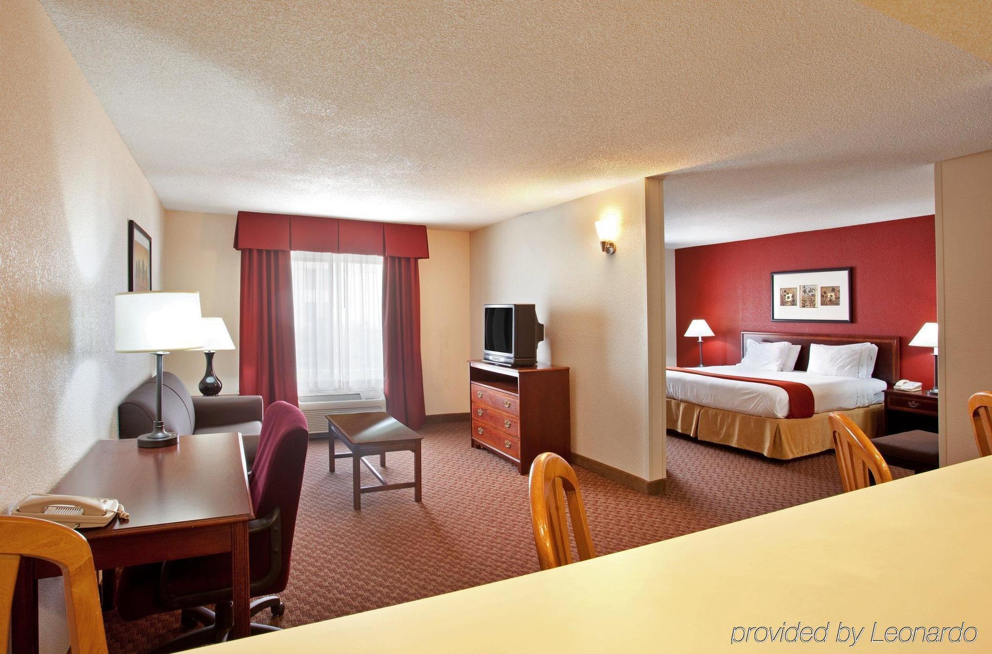 Baymont By Wyndham Merrillville Ruang foto